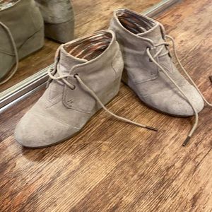 Tom’s tan bootie wedges